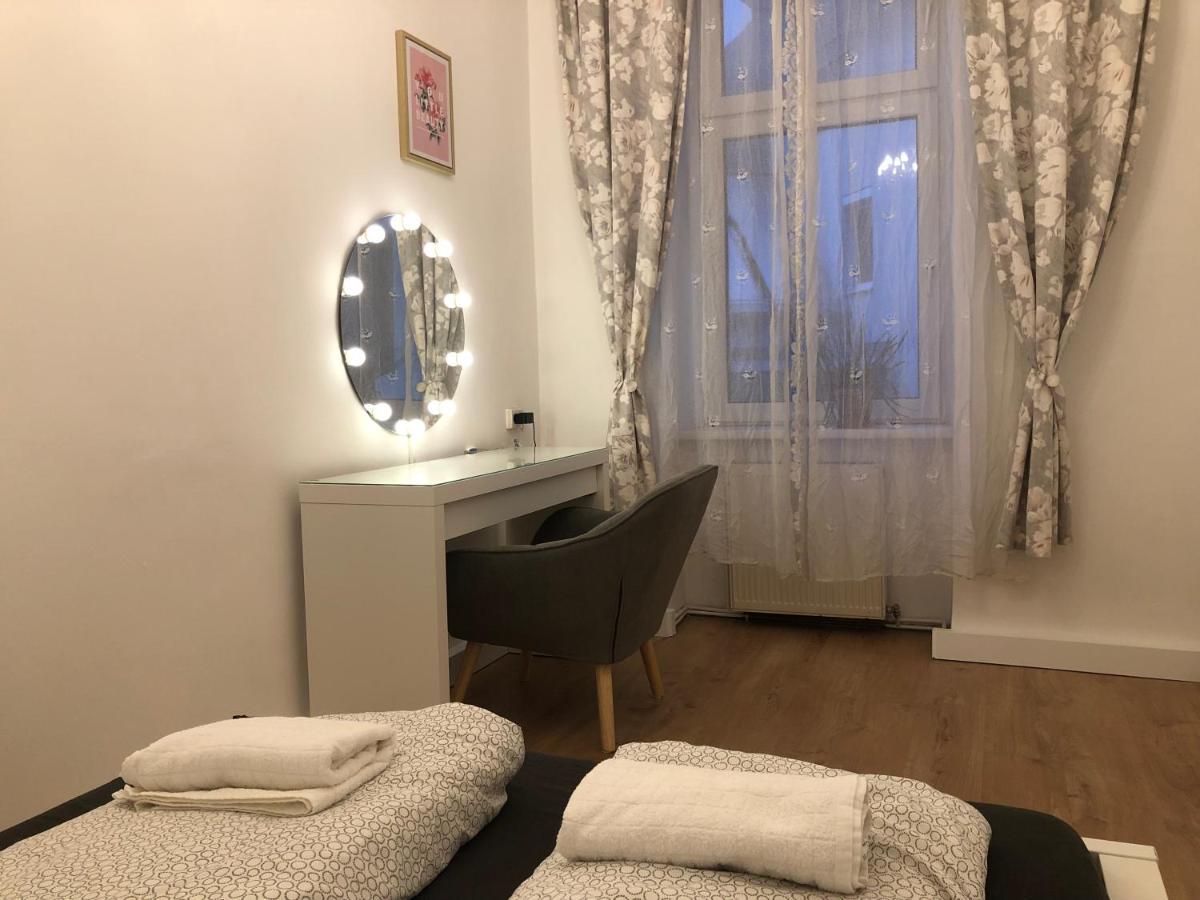 Apartment Near Subway Station 2 *
