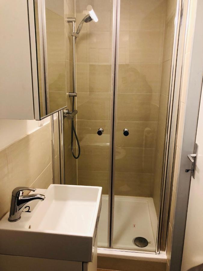 Apartment Near Subway Station 2